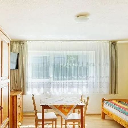 Pod Zielonym Daszkiem Mielno