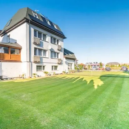 Pod Zielonym Daszkiem Guest house