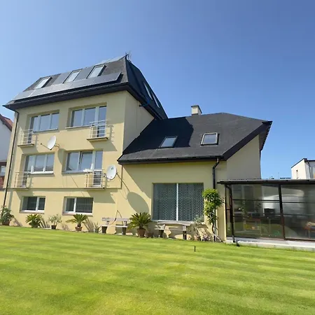 Pod Zielonym Daszkiem Mielno