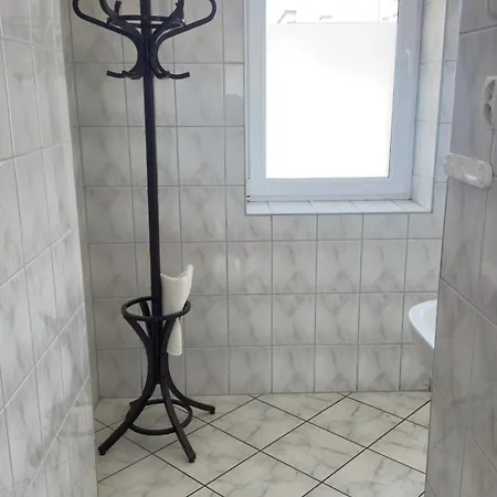 Pod Zielonym Daszkiem Guest house
