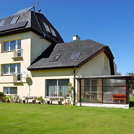 Pod Zielonym Daszkiem Guest house